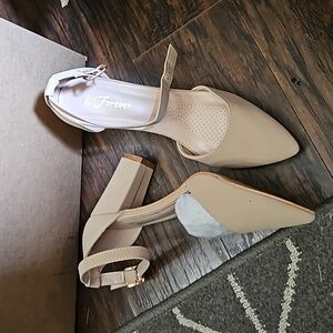 NEW FOREVER Hells size 8.5